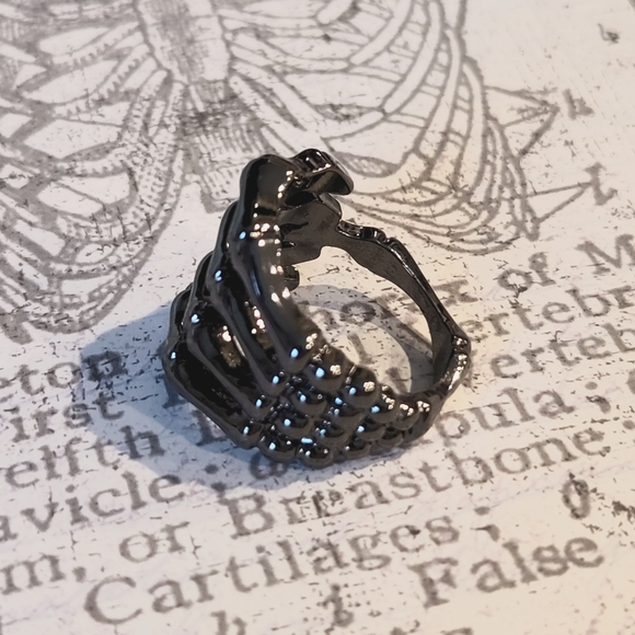 Hand Bones Ring - Picture 2 of 3